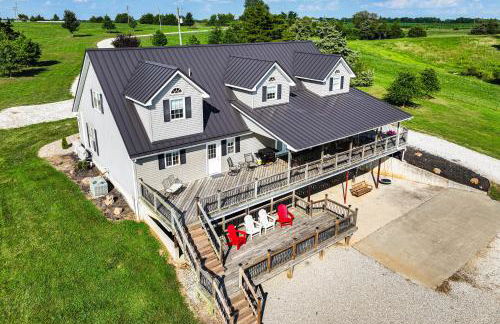 Pond Access and Fishing Cedar Lodge in Versailles - Foto 1