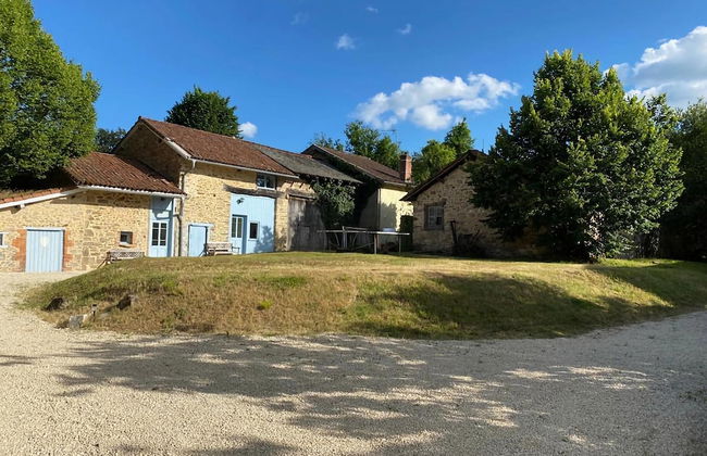 Gite in Romefort Near Lac de Vassiviere - Foto 1