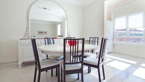 Central and Spacious Family Apartment - Foto 2