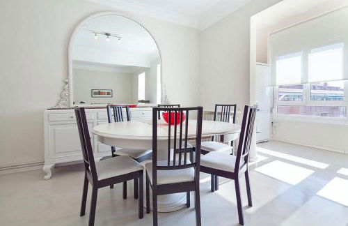 Central and Spacious Family Apartment - Foto 2