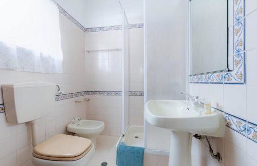 VILLA ROSADO - Moradia para 6 com AC, jardim a 5 min do centro de Albufeira - Foto 16