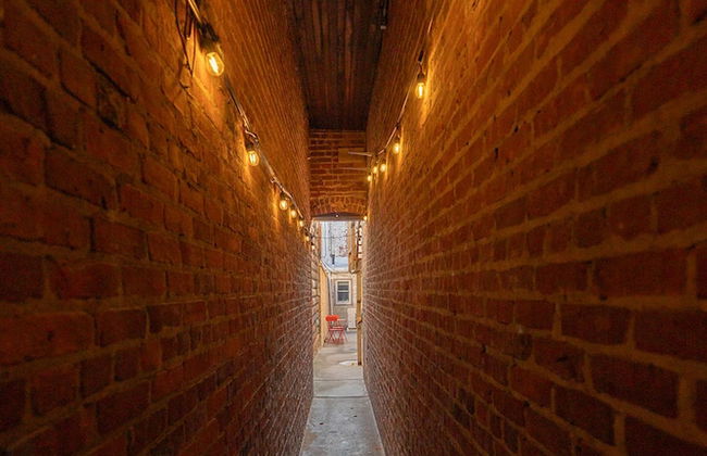 Wyatt's Saloon Guest House 2 - Photo 31