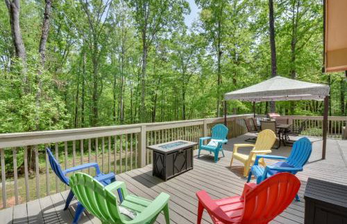 The Lake Place Cabin with Golf Cart and Free Kayaks! - Foto 1