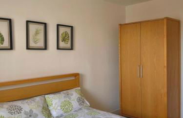 Bright 2-bedroom apartment with parking in Montrose - Photo 19