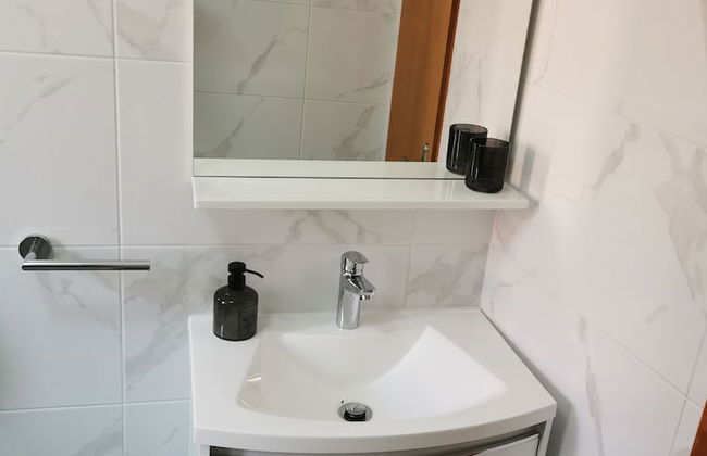 M & J Central Suites - Photo 70