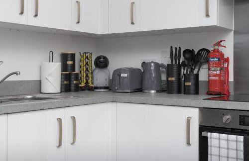 Lovely Home Near Canal, Park, & Central MK - Foto 15