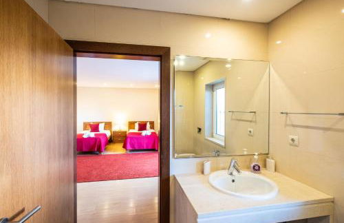 Villa Cordeiro - Heated Pool - Free wi-fi - Air Con - Foto 32