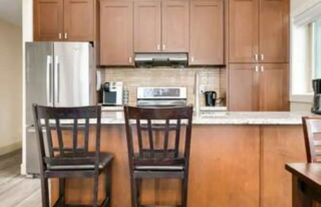 Penthouse Lake Home 3BR Amazing View - Photo 10