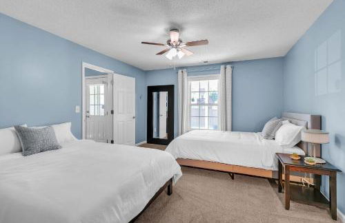 Modern 6BR Haven with Playroom, Gym & Deck! home - Photo 12