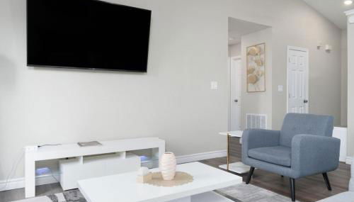 Peaceful Modern Home near Avon - Foto 3