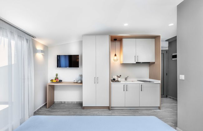 Nymphes Deluxe Accommodation - Photo 14