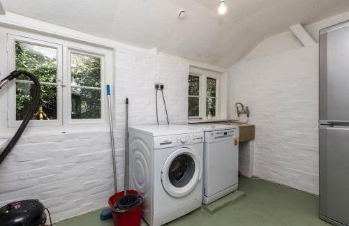 Large family home based at Westerlands Farm - Photo 20