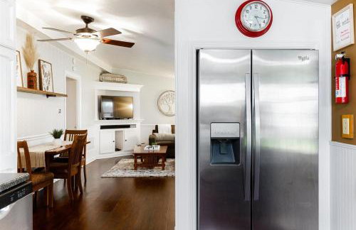 The Huddle & Hangout - 3 Bedroom House Close to ND - Foto 35