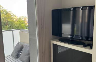 Apartment in the city - exceptional view - Photo 3