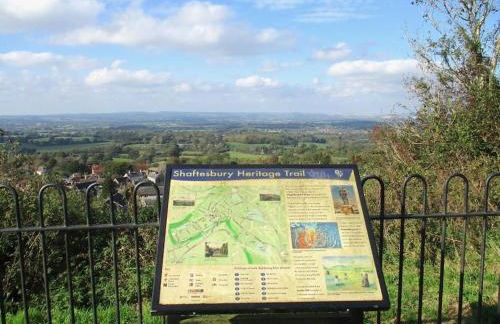 Cottage in centre of Shaftesbury with lovely garden - Foto 6