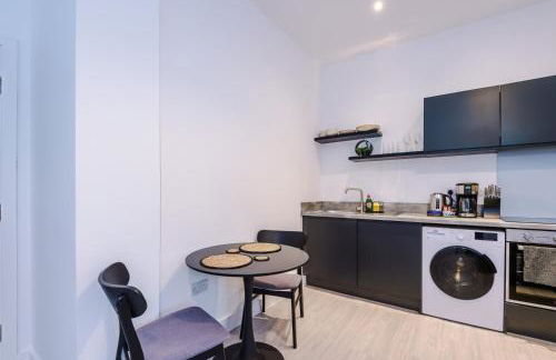 Modern 1BR Apartment in Central Warrington - Foto 9