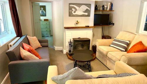 Holly Tree Cottage - 3 bedrooms and large garden with optional glamping double outside - Foto 4