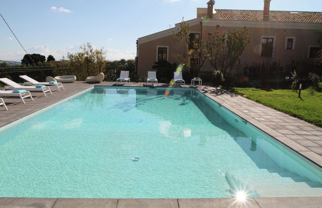 Elegant, Historical Villa with Swimming Pool in Rural Region near Etna - Foto 33