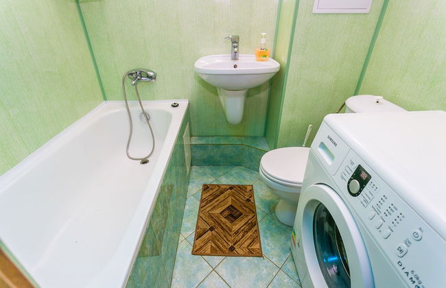 Apartment on Tryokhgorny Val - Photo 10