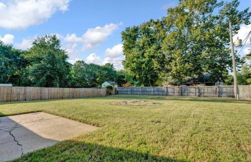Glamorous 3BR 2BA house w/ large fenced backyard - Foto 27