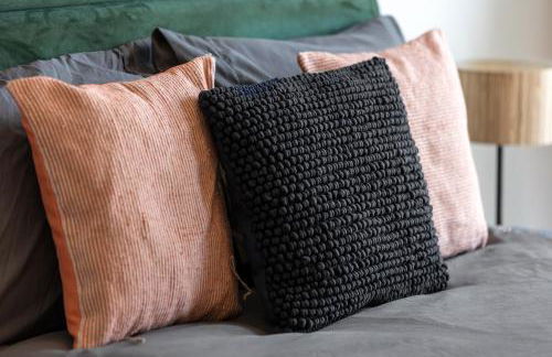 Luxury 3BR Apt Sleeps 10, Wembley & Park Views - Photo 28