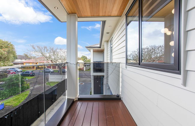 Central Oasis Townhouse with Parking - Photo 45