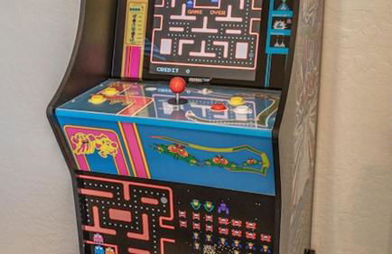 New Listing! Stylish 4 Bdrm W/pool and Game Room - Foto 18