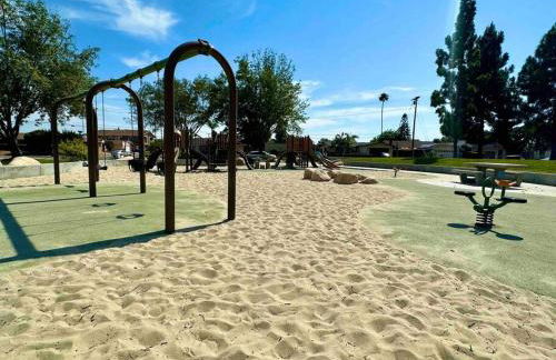 Majestic Lux Home with Heated Pool and Spa! - Foto 4