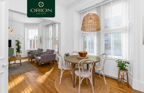 ORION SHORT STAYS is a Renewable Energy Specialist accommodation Provider based in Dundee, We have many properties available for large groups, ASK us for more details and for Custom Quotes, Many properties close to the PORTs and for Large Teams of 100 - Foto 52