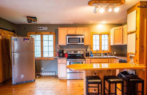 Cozy private cabin near Okemo! Large Hot tub! - Foto 9