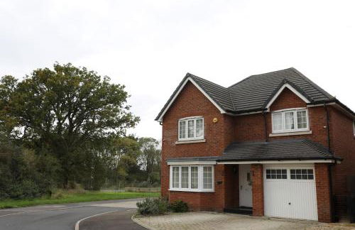 Spacious home with office and double driveway & FREE Wifi By ULTIMATE HOMES AWAY - Foto 2