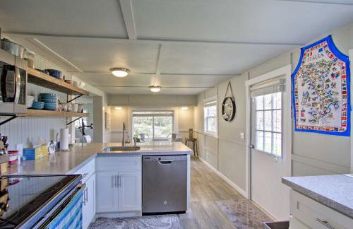 Waterfront Anderson Island Home with Kayaks - Foto 6