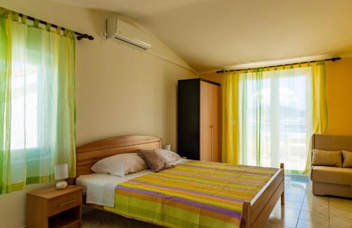 Apartments Mikulić - Photo 13