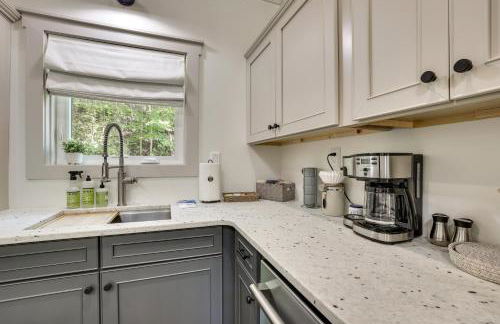 Whitewood with Hot Tub Peaceful Wildwood Retreat - Foto 10