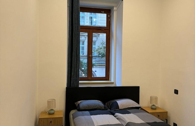 1 Bed Flat - Sleeps 2 - Pets - Smoking on Terrace - Foto 1