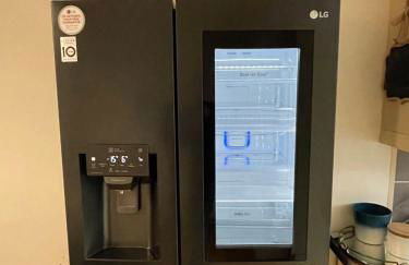 Beautiful 2 Bedroom house with big Garden & Parking fast wifi, and king size bed - Foto 9