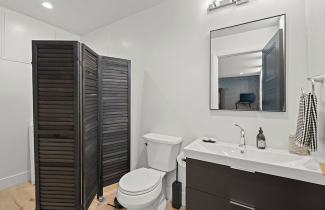 Oakland Hills Farmhouse Stunner + Game Room + Ac - Foto 24