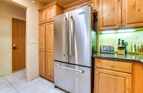 Walk to Santa Fe Plaza Condo with Kiva Fireplace! - Foto 7