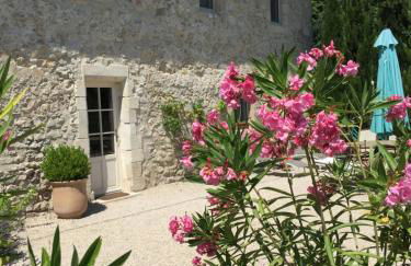 Maison de Charme dans Domaine 17ème - Foto 1