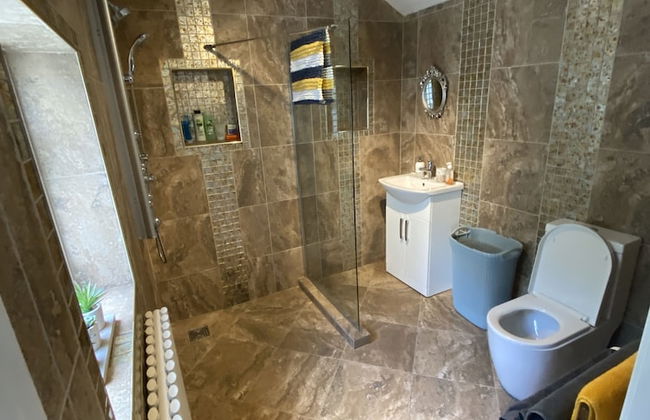 Stunning Beautiful 4-bed House in South Wales - Foto 26