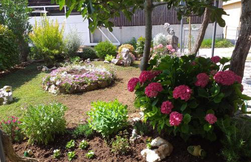 Apartment Crveni - a three bedroom apartment with a stunning sea view - Foto 21