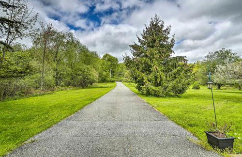 Pet-Friendly Pond View Loft with Private Pool! - Foto 31