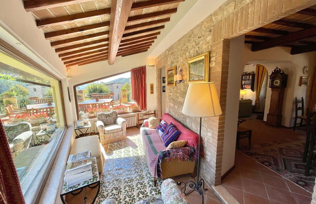 Luxurious Umbrian Retreat for 10 With Private Terrace and Pool - Photo 39