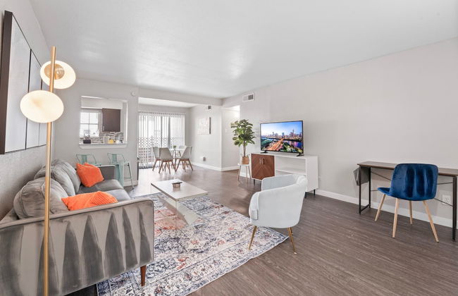 Spacious and Cozy King Bed 2BR Suite 5 Min to DT - Foto 15