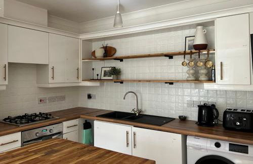 Serene Retreat Sleeps 6 with Garden - Foto 7