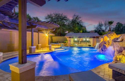 Estate Resort Style Oasis 6BDRM, 5.5 Bath Heated Pool with Misters - Foto 5