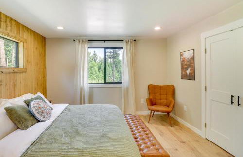 Modern Lakeside Cabin with Mountain Views and Hot Tub! - Foto 11