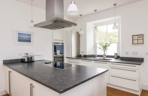 The Upper Deck - Photo 6