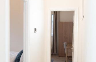 Modern City Living, 1km from the Heart of Town! - Photo 3