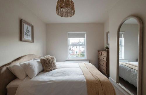 Beautiful Chester Cottage - Photo 34